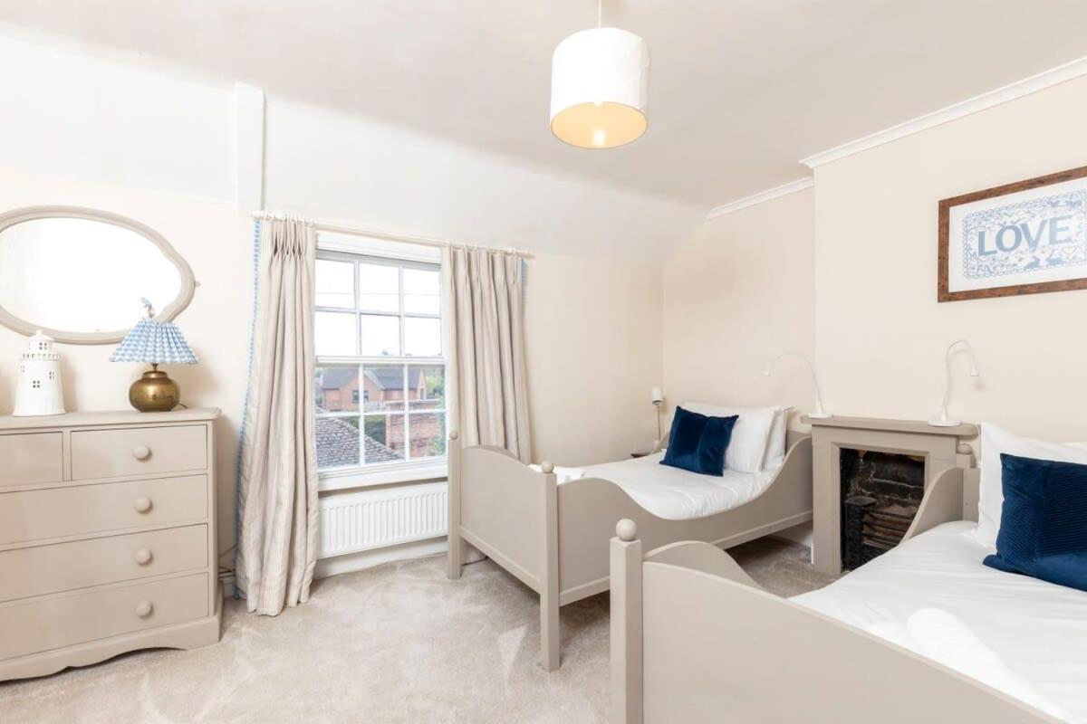 Independence House Villa Oakham Bagian luar foto