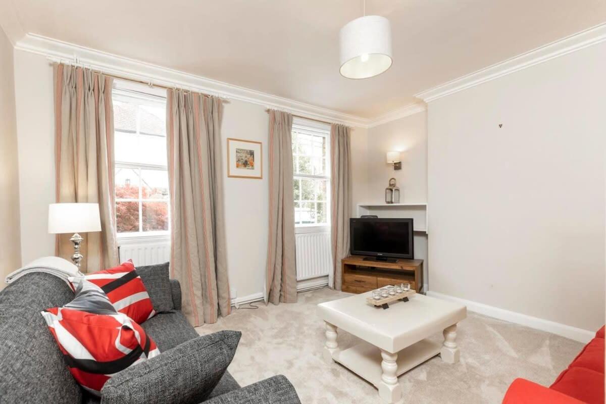 Independence House Villa Oakham Bagian luar foto