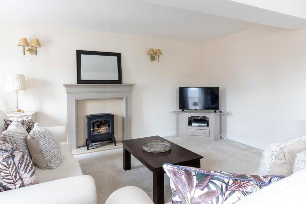 Independence House Villa Oakham Bagian luar foto